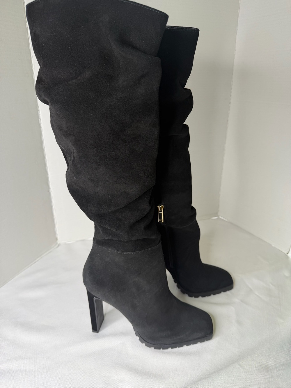 Jennifer Lopez Jaylee Black Suede Over-the-Knee Block Heel Boots. Size 7.5